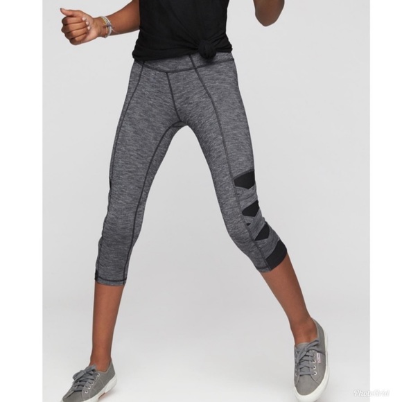 Athleta Other - Athleta Mind the Mat crop leggings